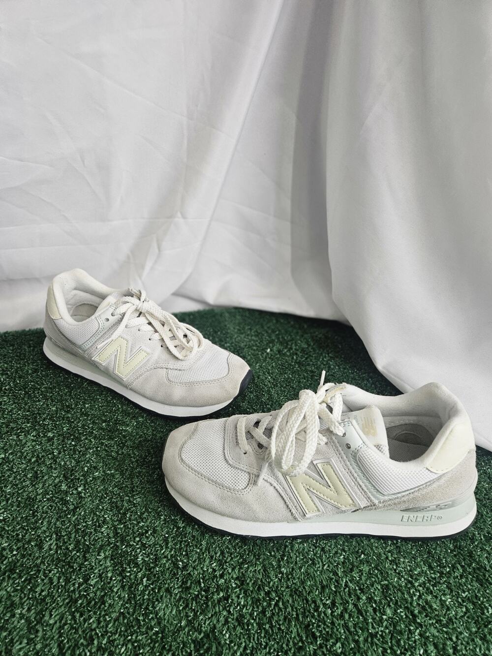 New Balance 574 V2 Nimbus Cloud Summer Fog Womens Size 8